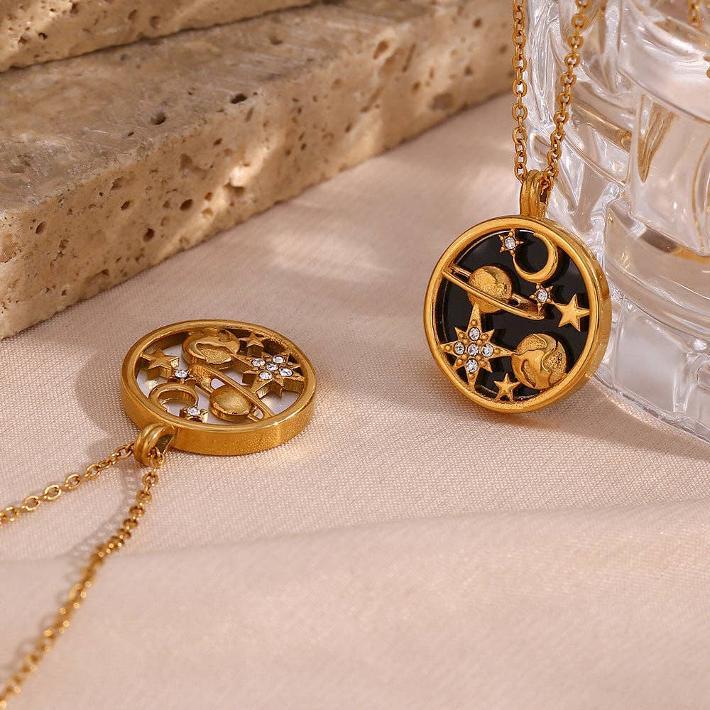Moon Star Shell Round Pendant Necklaces DPJN2746